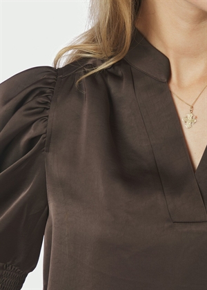 Roella heavy sateen bluse Dark Brown Neo Noir 